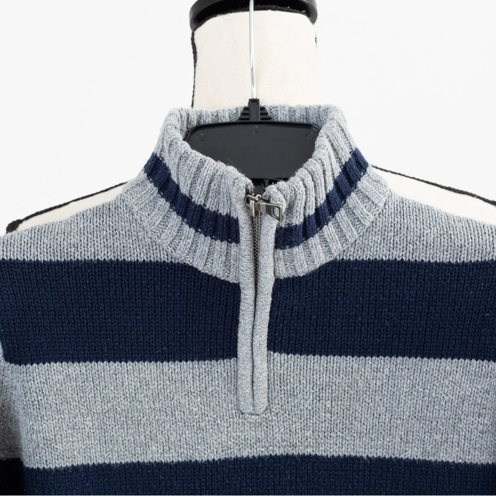 The Children’s Place gray & navy horizontal cotton 1/4 zipper sweater size 7/8